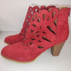 Mi.iM (Miracle Miles) size 10 Red faux Suede Laser Cut Zip up Ankle Boots